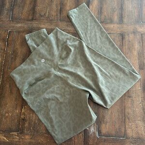 Lululemon green leopard print leggings size womens 4